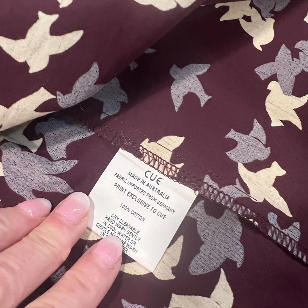 CUE Australia burgundy flock of birds short skirt